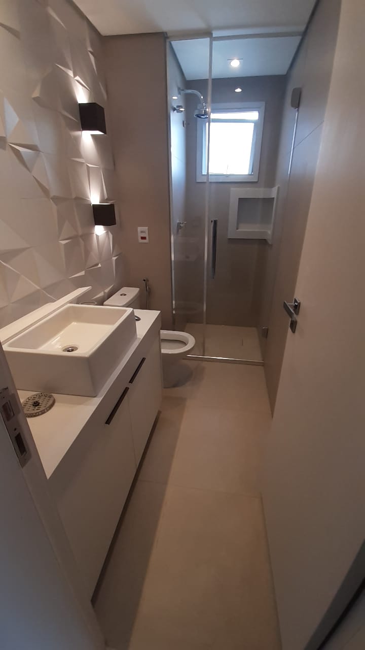 Banheiro após limpeza técnica pós-obra